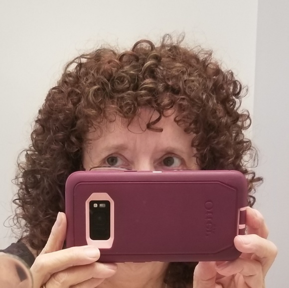 Meet your Posher, Carolyn - Picture 2 of 2